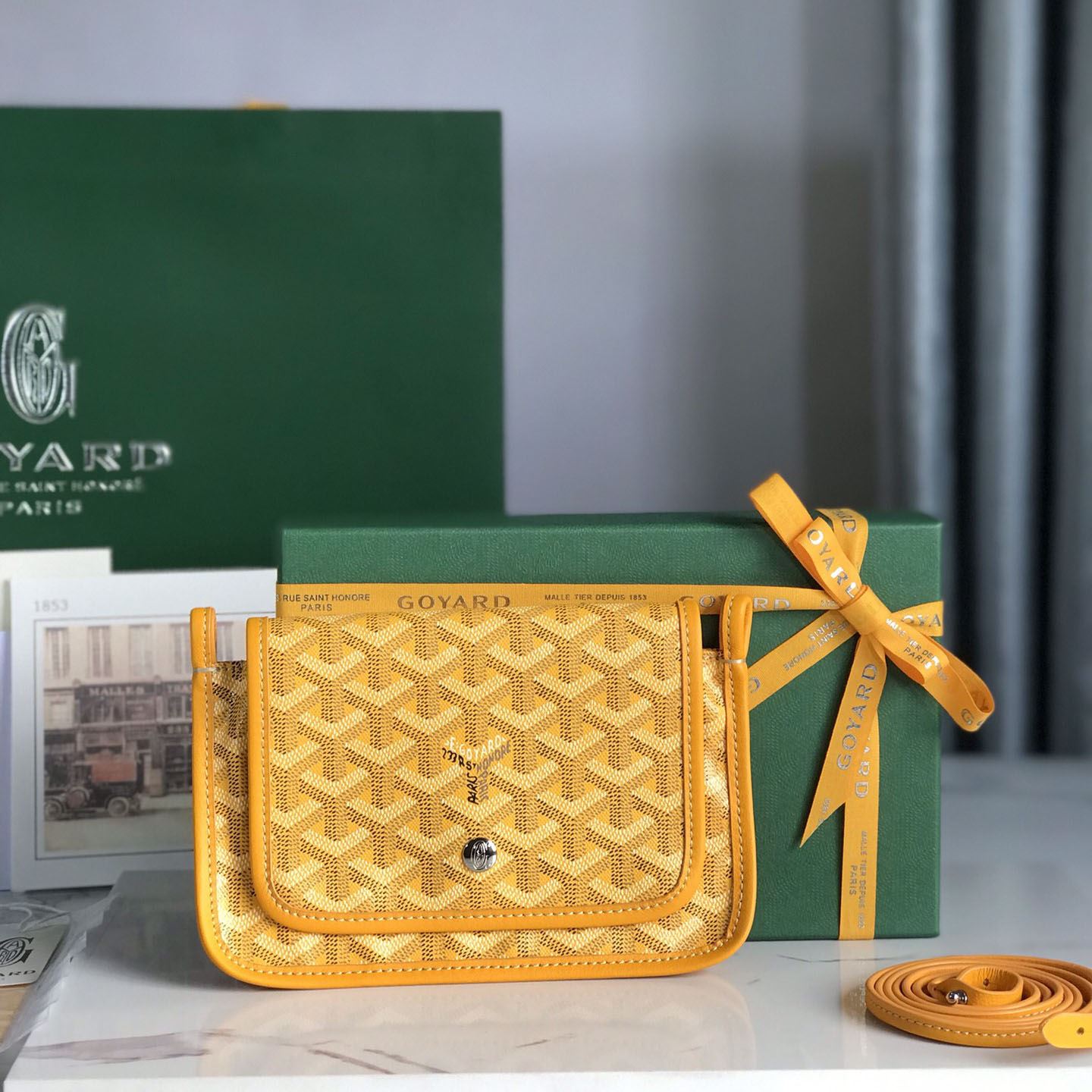 Go*ard clutch bags